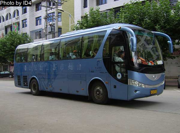 【企業(yè)班車】請(qǐng)?jiān)试S我成為你的夏季——鴻鳴夜班小巴士